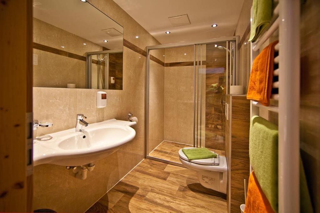 Landhotel Rauchenwalderhof Mayrhofen Pokój zdjęcie