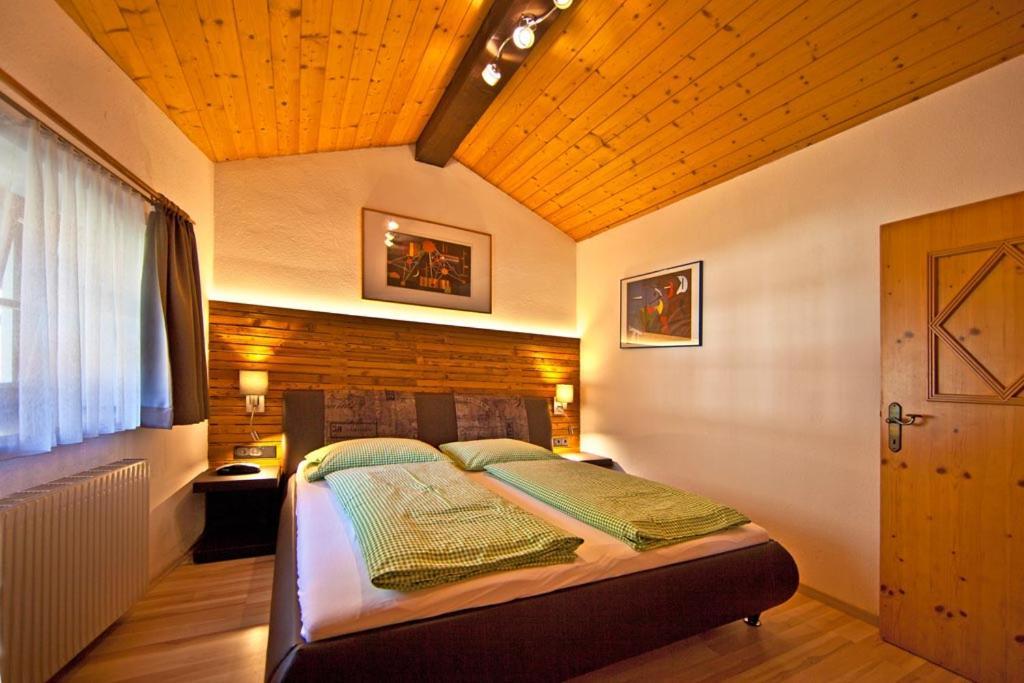 Landhotel Rauchenwalderhof Mayrhofen Pokój zdjęcie