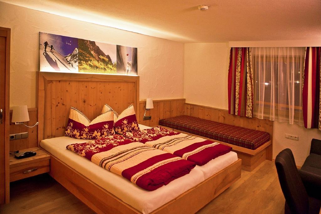 Landhotel Rauchenwalderhof Mayrhofen Pokój zdjęcie